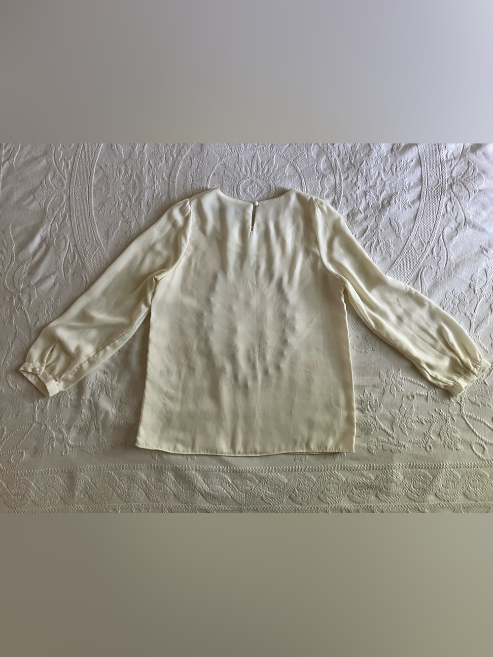 GanLan Collection | Rabbit Print | Blouse | Large - Picture 6 of 9